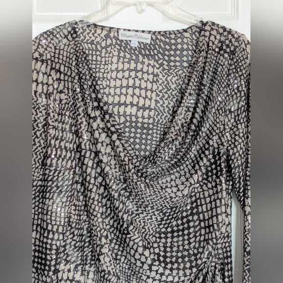 Elegant Women's (Size Large) Black & Tan Cowl Neck Rouched Shimmering Blouse/Top - Picture 3 of 16